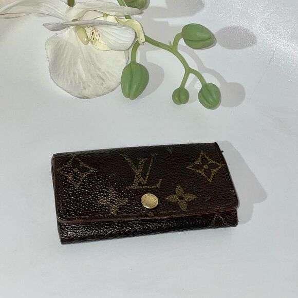 Louis Vuitton Monogram 4 Key Wallet - Picture 2 of 12
